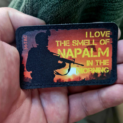 Нашивка i love smell of napalm in the morning